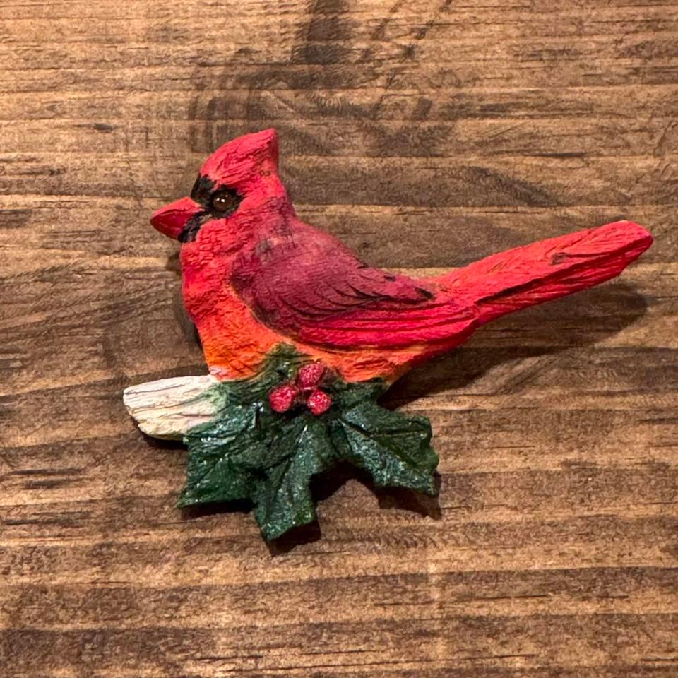 Vintage Hand Carved Wooden Cardinal 9fbb