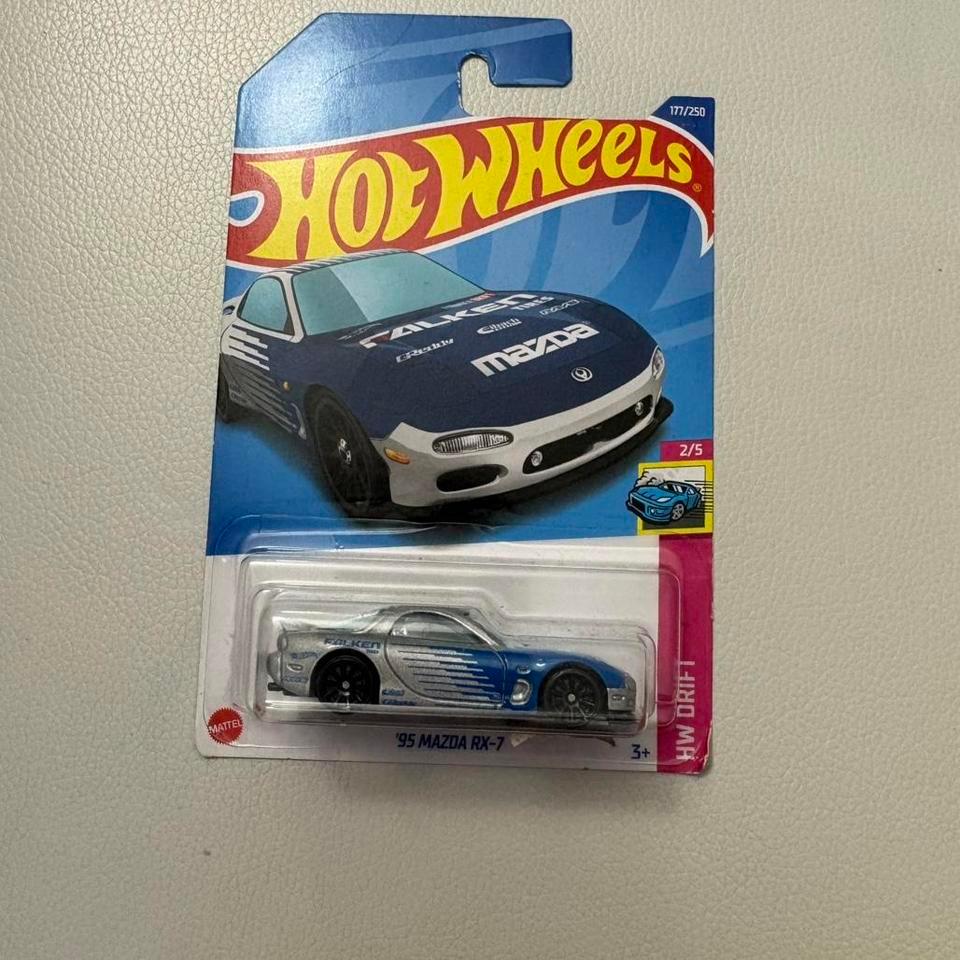 Hot Wheels Blue And White 557d