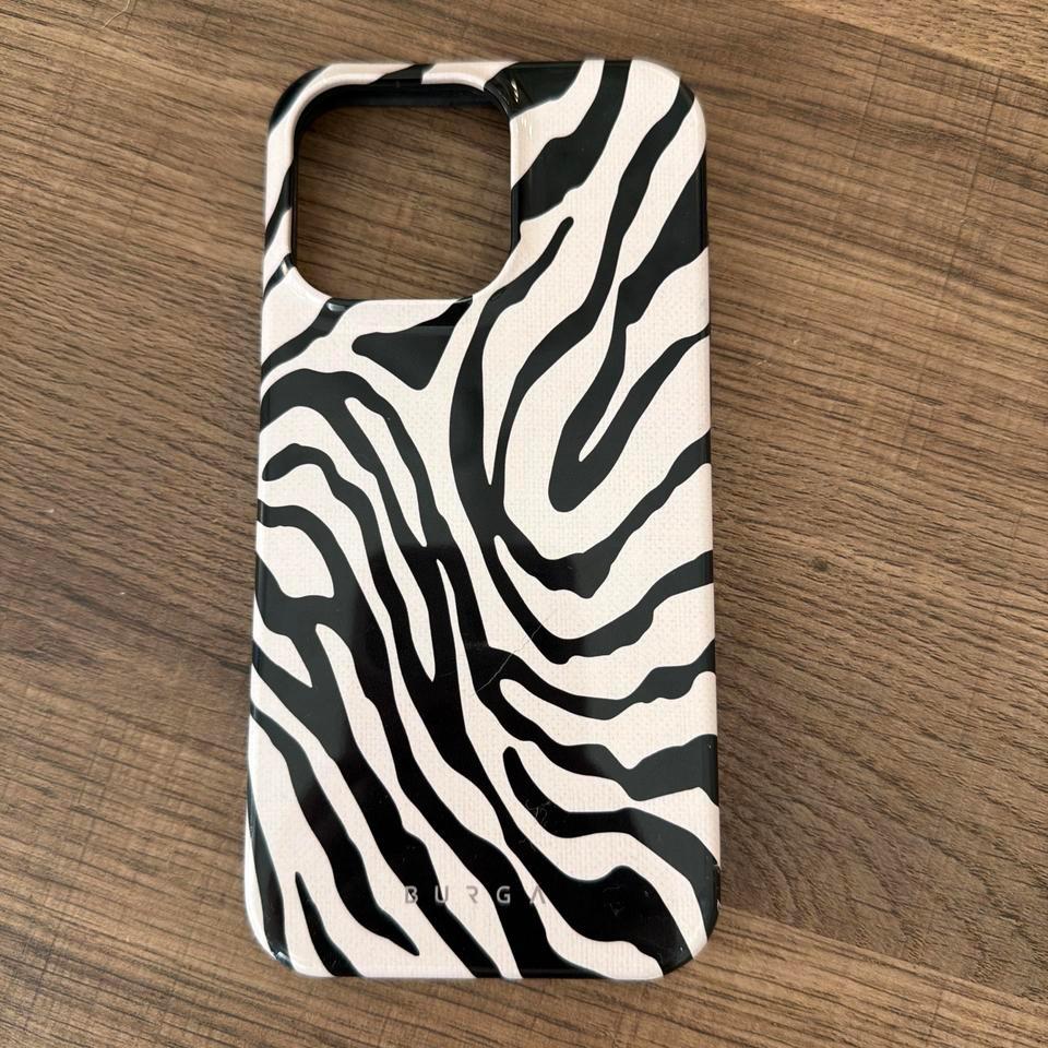 Iphone 15 Pro Max Zebra 7d55
