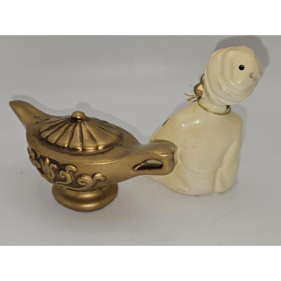 Vintage Enesco Genie And Lamp 131e 5