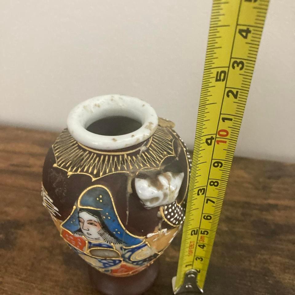 Small Hand Painted Japanese Moriage 678a 7