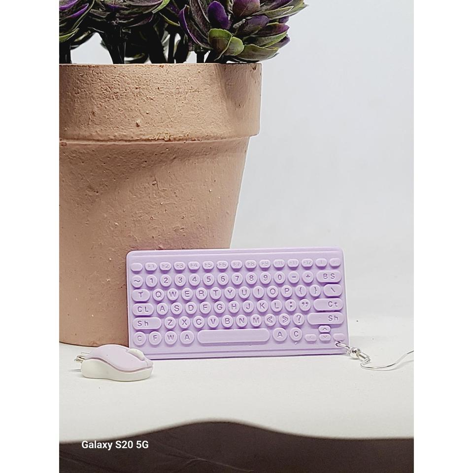 Lavender Computer Keyboard And Mouse 8672 6
