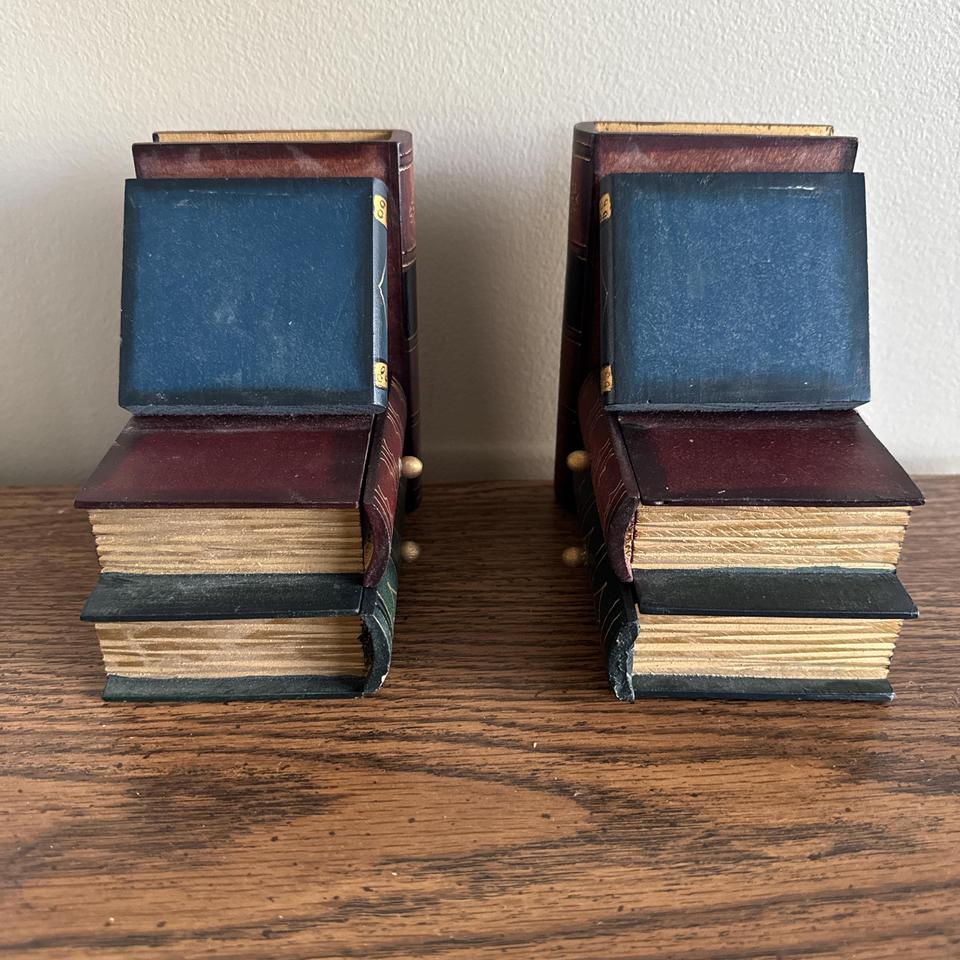 Wooden Book Bookends Good Condition C37c 3