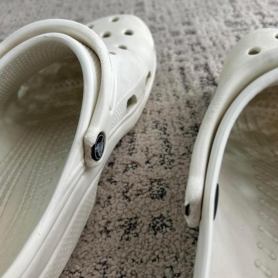 White Crocs Womens 6