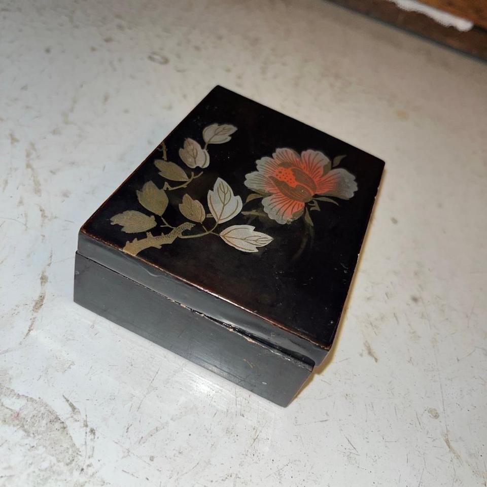 Vintage Japanese Wooden Lacquer Jewelry 6