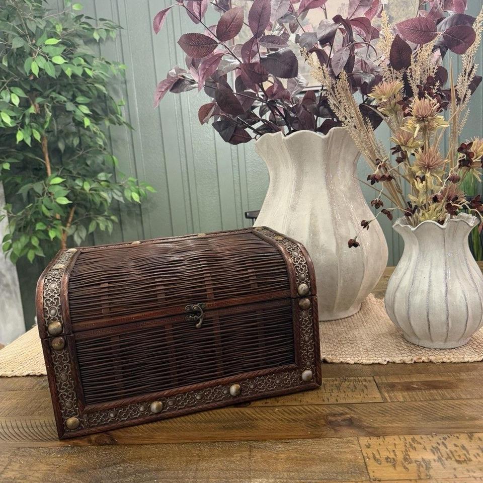 Decorative Storage Chest With A 2