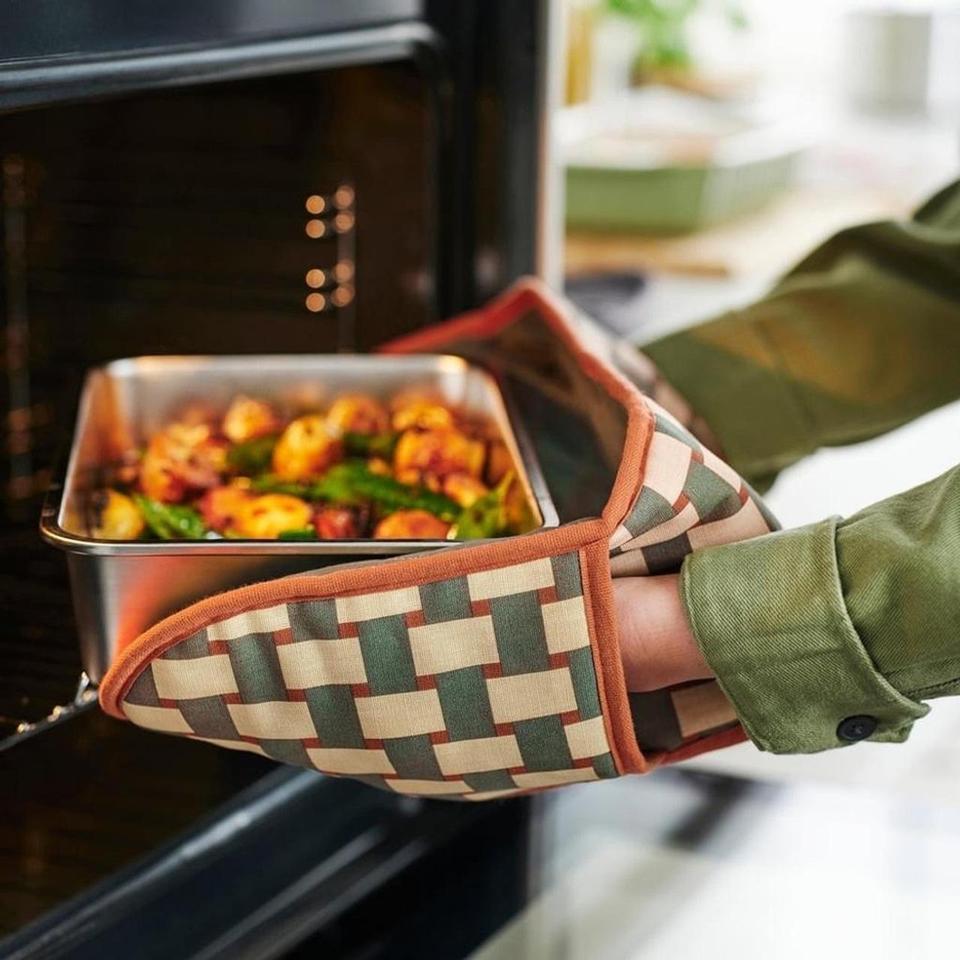 Ikea Rinnig Oven Mitt Nwt 397d 3