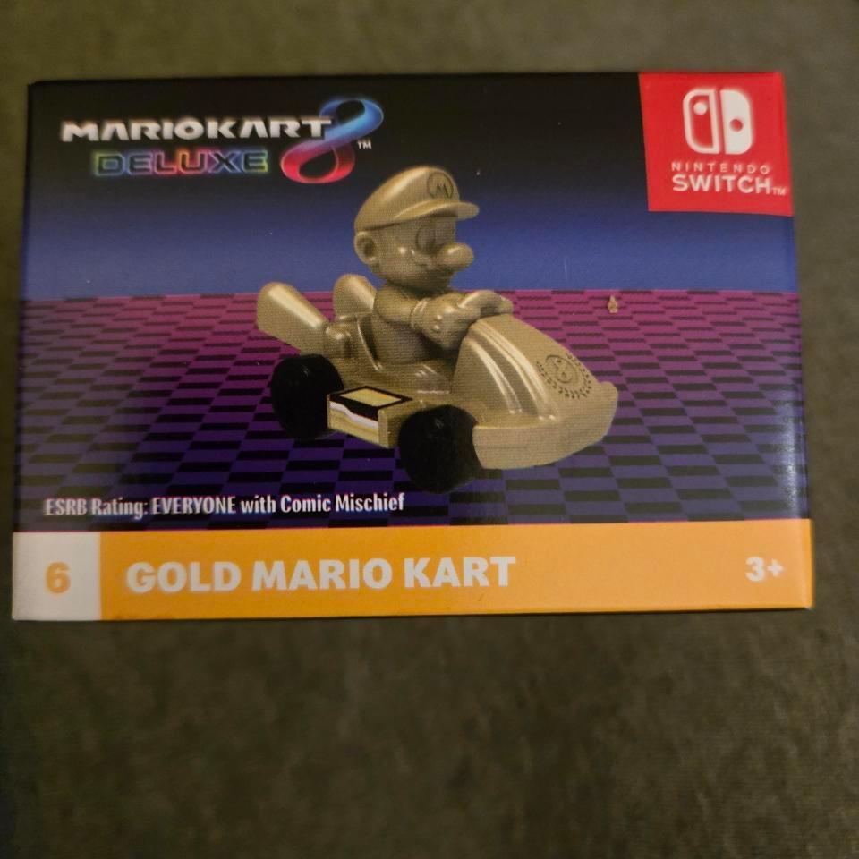 Gold Mario Kart Deluxe 8
