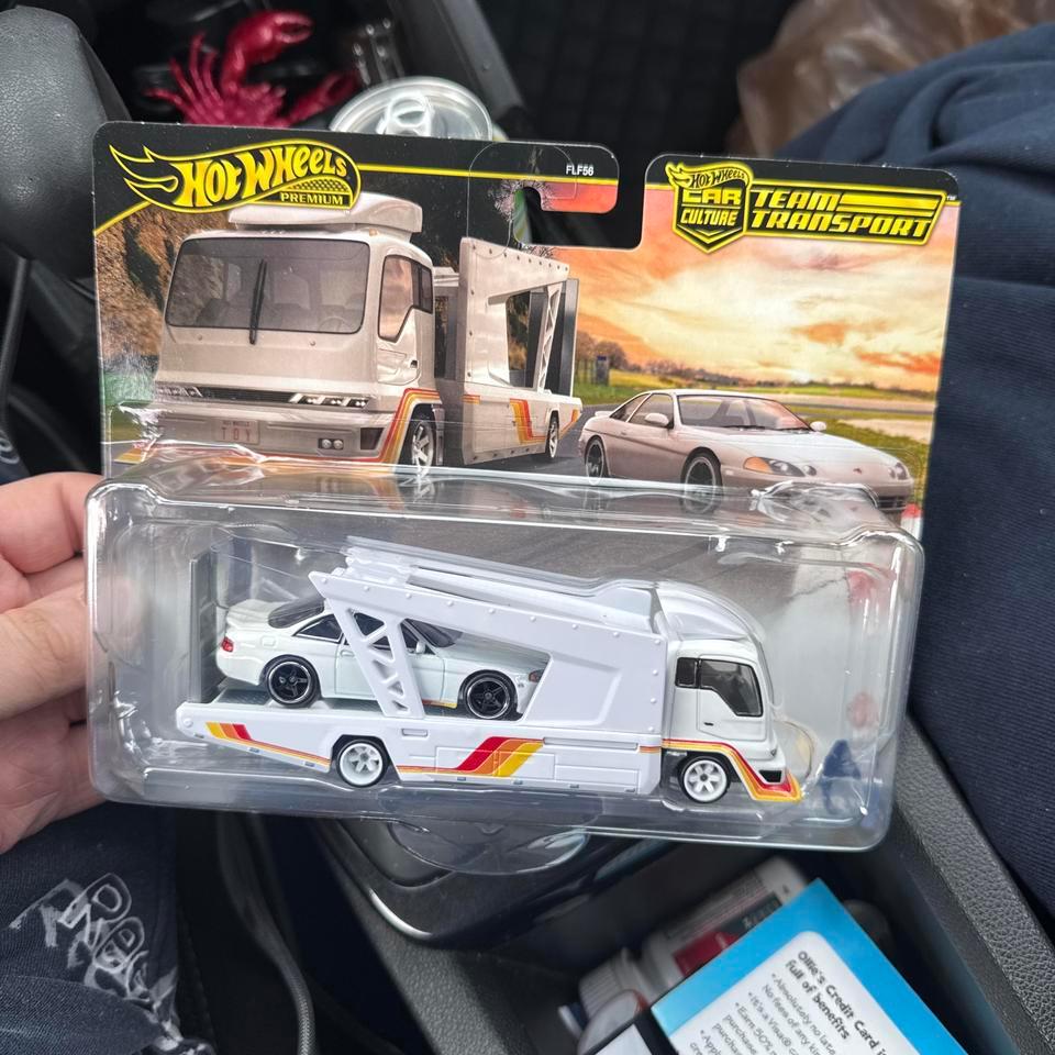 Hot Wheels Team Transporter Toyota 2a11