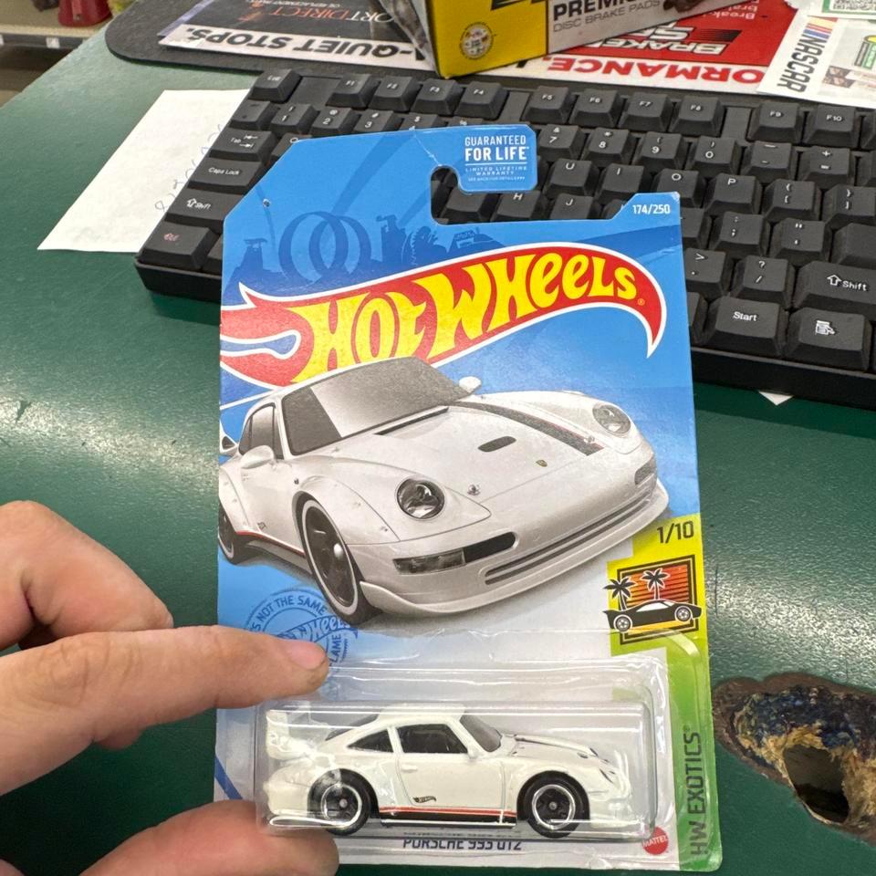 Hot Wheels White Porsche 953 5837