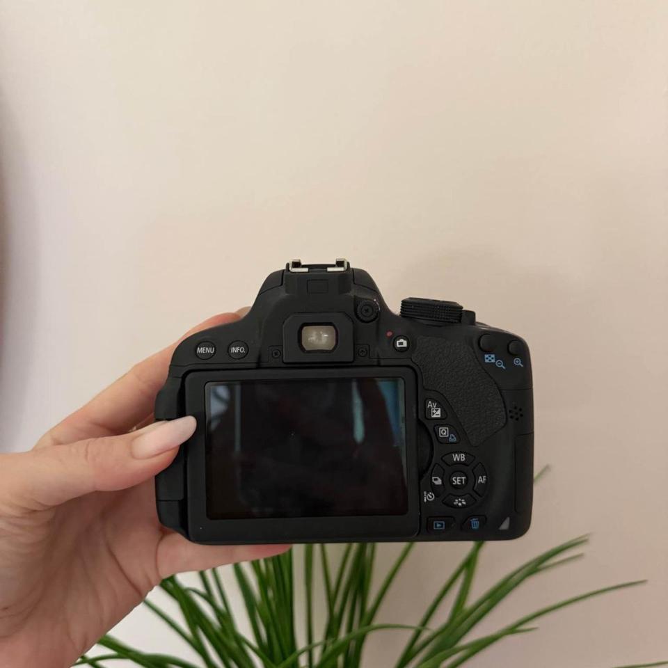 Canon Eos 100d Dslr Camera 3