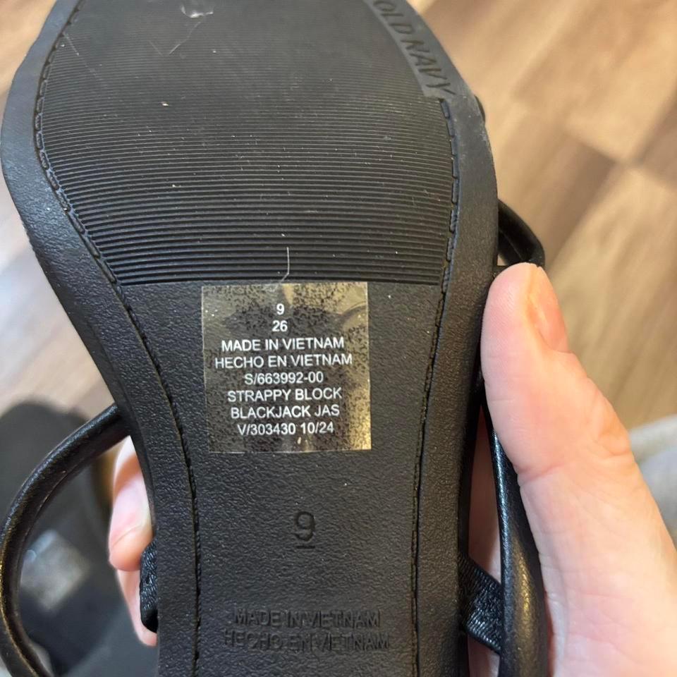 Old Navy Black Strappy Block F565 3