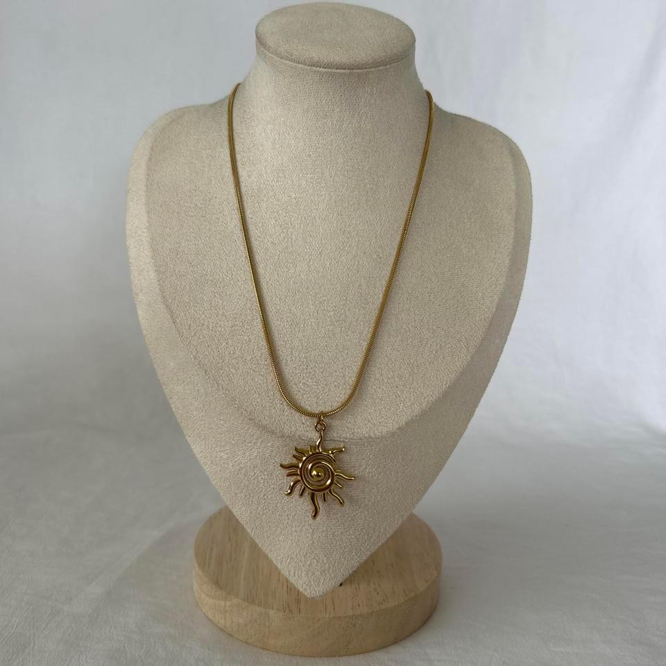Gold Chain Necklace With Spiral C553 2