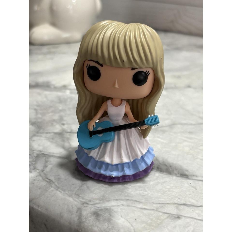 Nwt Taylor Swift Resin Collectible 3ef9