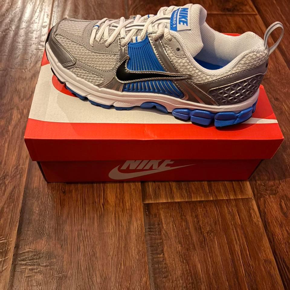 Nike White Blue Vomero E290