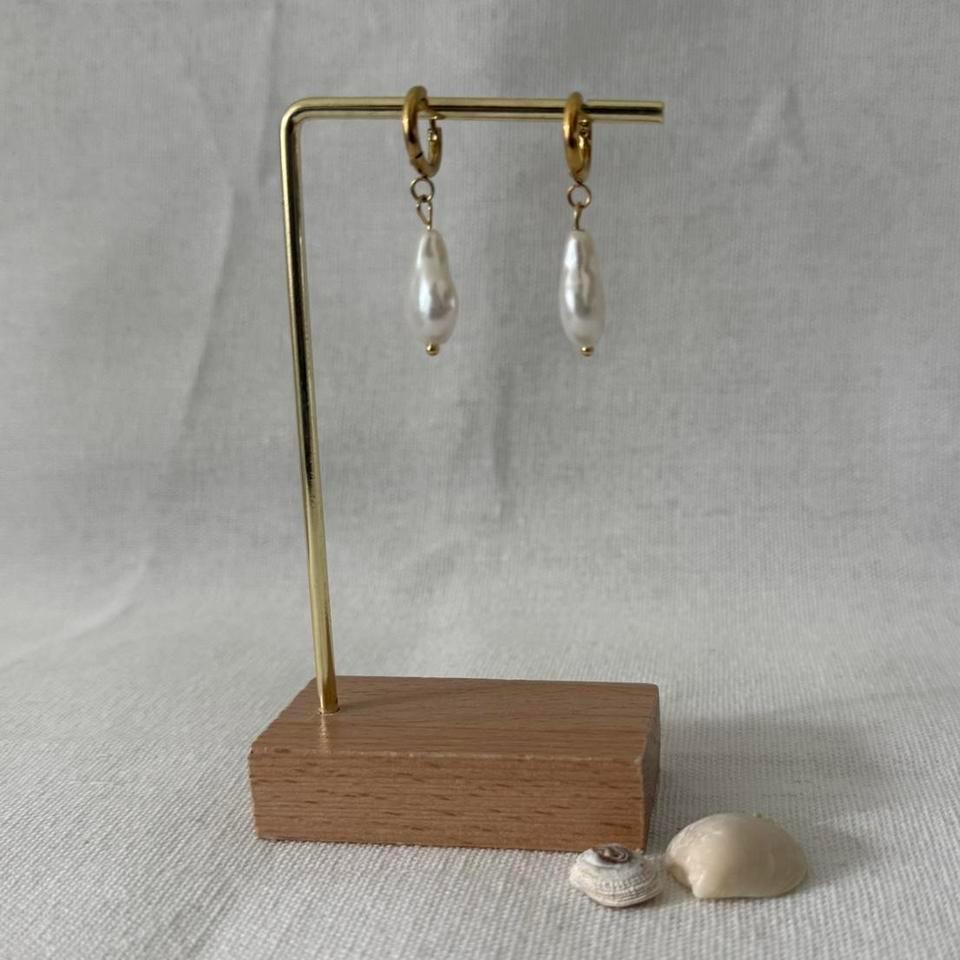Naturally Shaped Pearl Drop Earrings Ec94