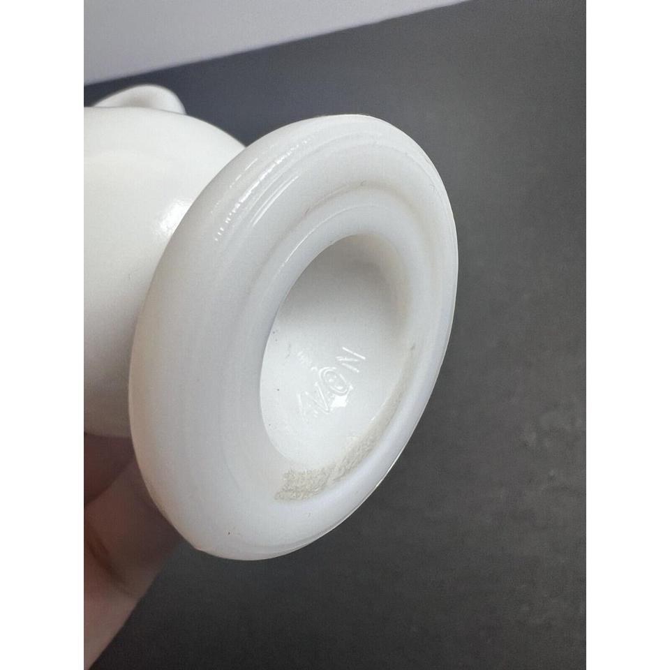 Vintage Milk Glass Bud Vase 54d7 6