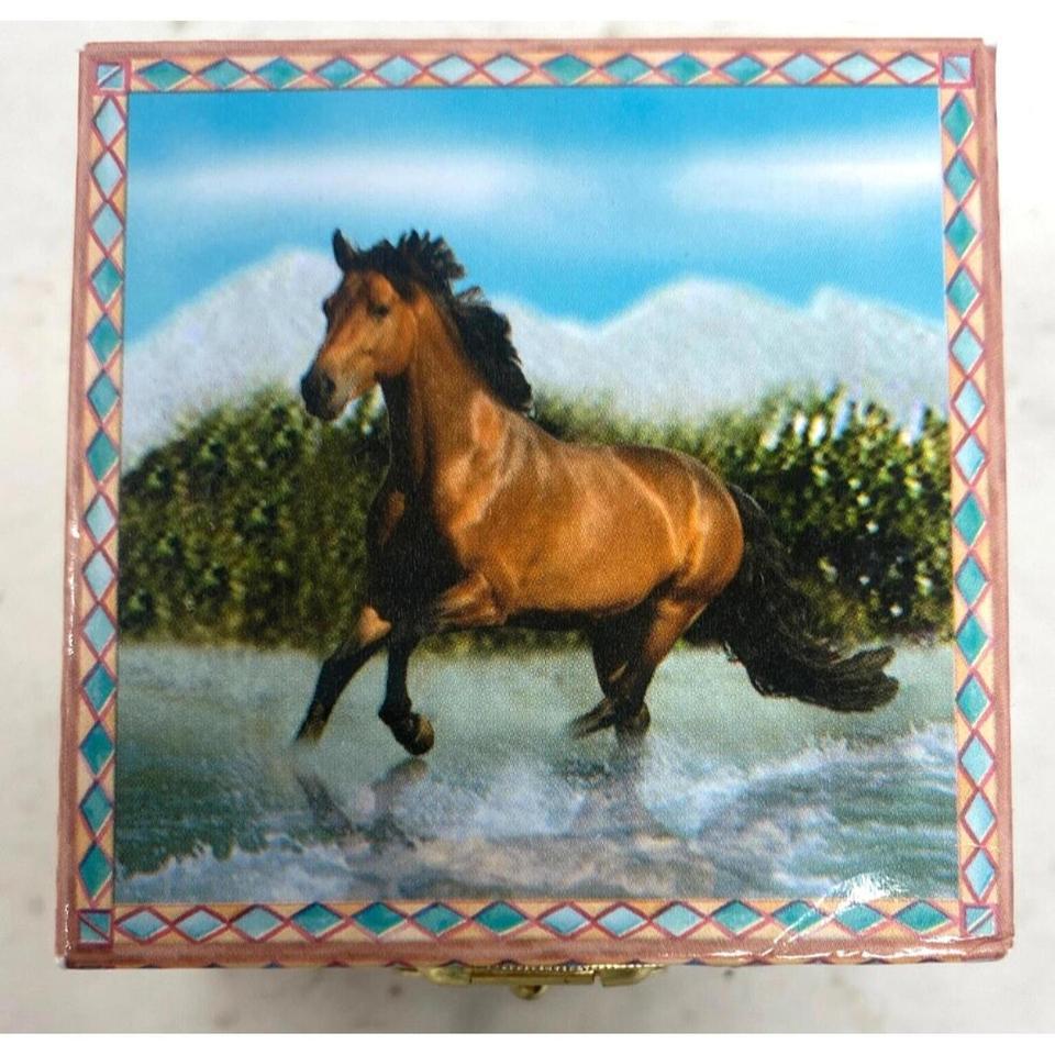 Water Run Mini Treasure Hinged 5d3e