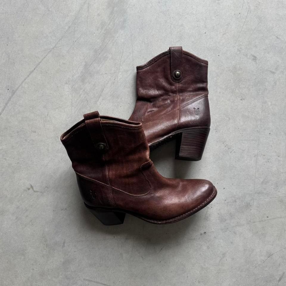 Size 7 Vintage Frye Leather F954