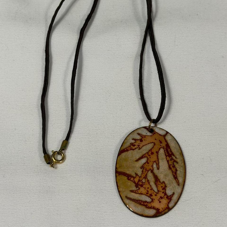 Brown And Tan Leaf Pendant 53c6