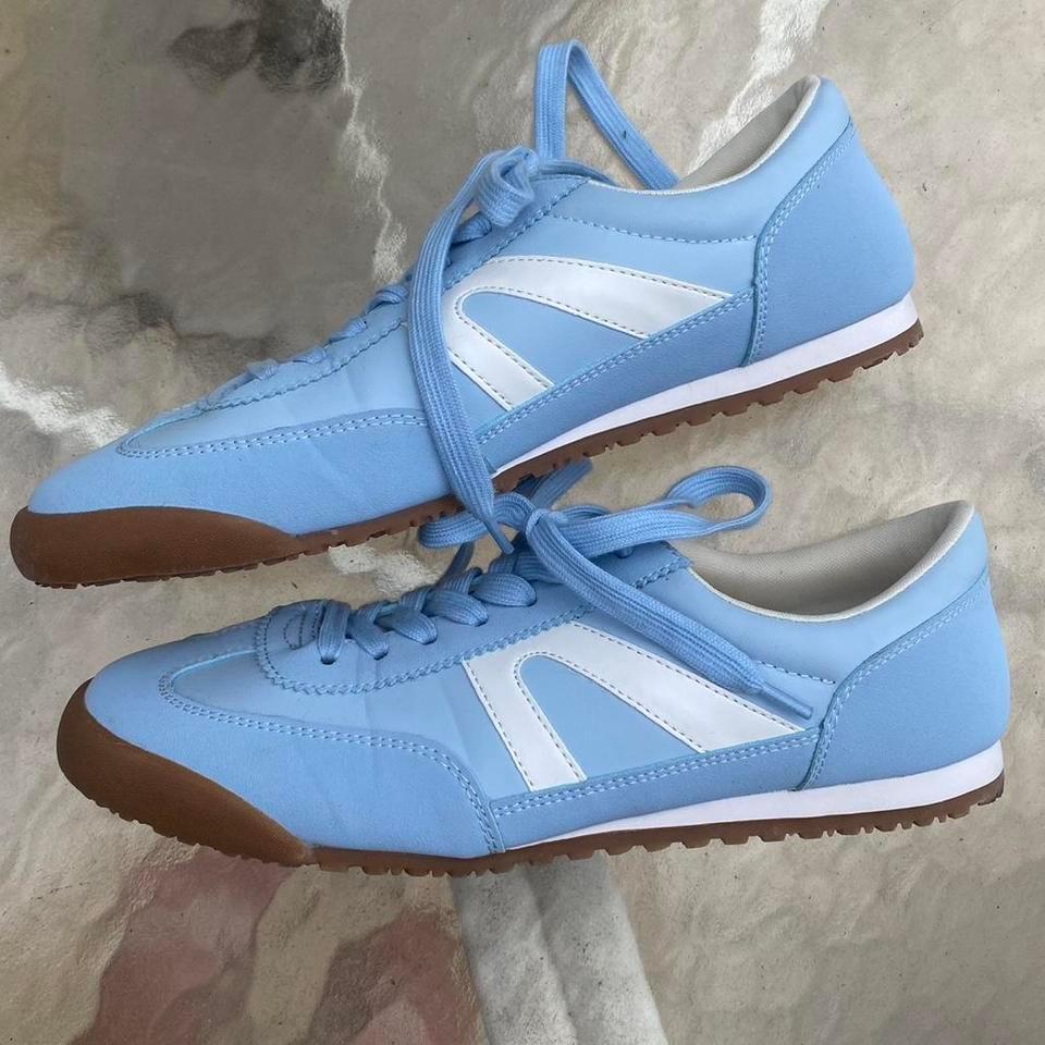 Madden Girl Sneakers Labeled Size 2