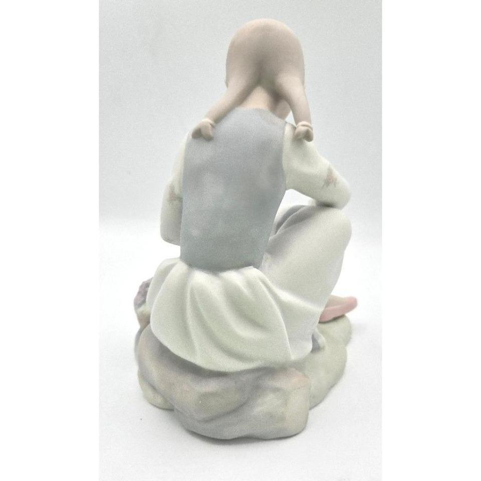 Zaphir Porcelain Figurine Girl With 7afa 3