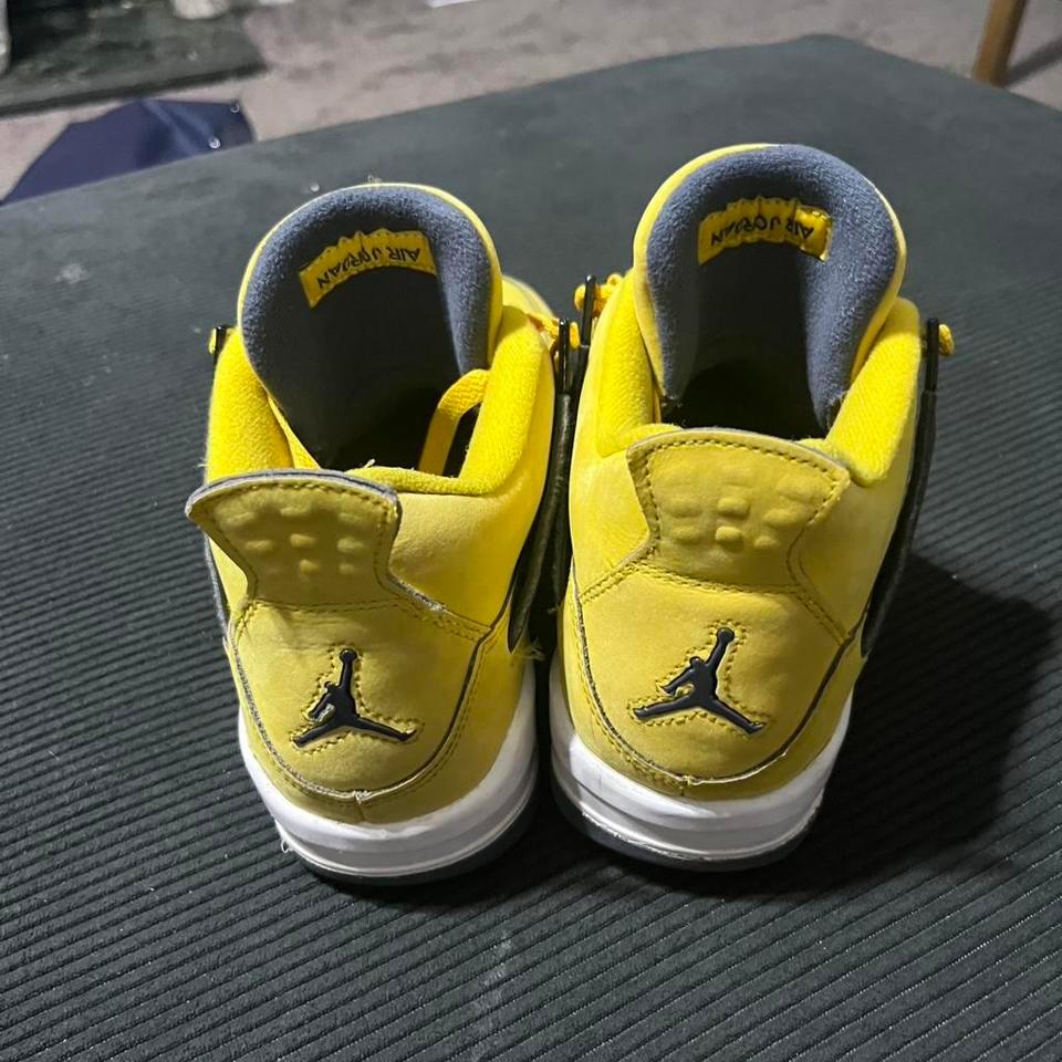 Jordan 4 Retro Lightning Trainers F035 4
