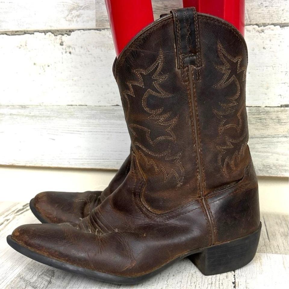 These Ariat Heritage Boots Feature 867e