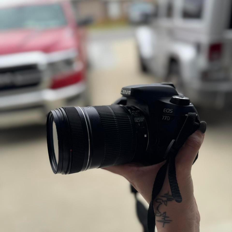 Selling My Canon 77d Bundle 0265