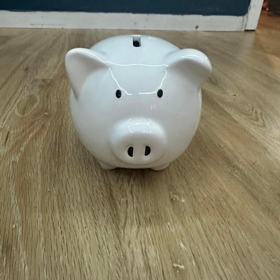 White Ceramic Piggy Bank Homeaccessories 2