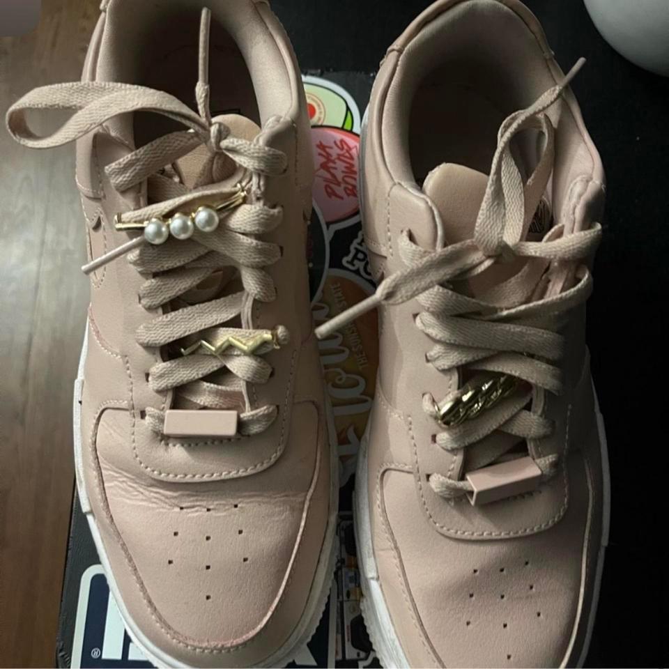 Nike Wmns Air Force 1s 2