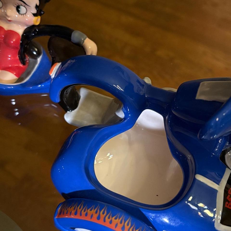 2010 Kingfleischer Betty Boop Motorcycle 7