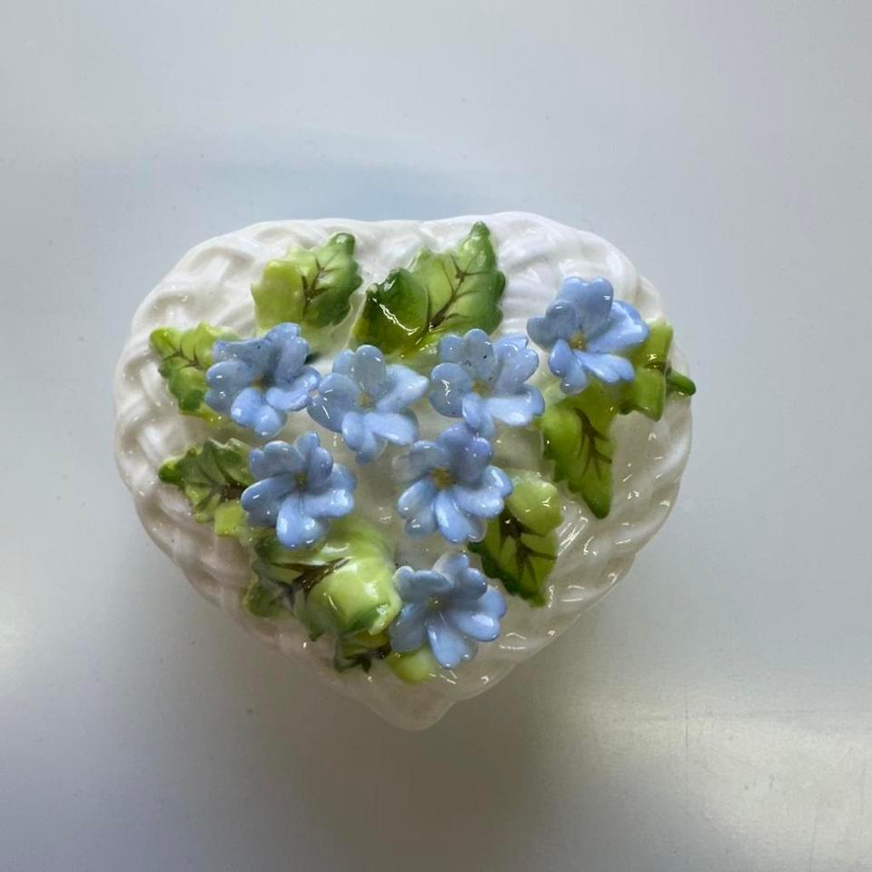Vintage Royal Dover Heart Shaped 4a9a 2