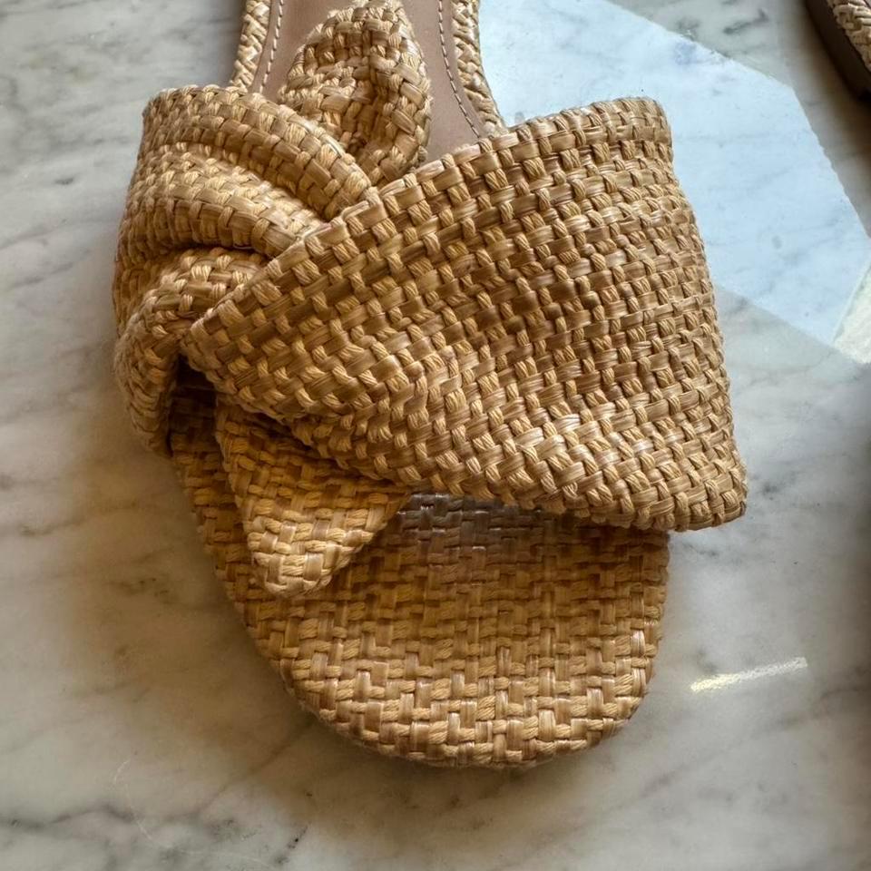 Katy Perry Tan And Cream 3