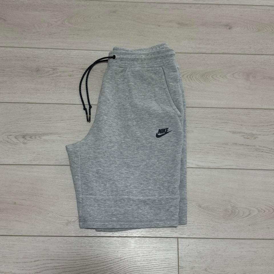 Nike Grey Tech Shorts Size 5853