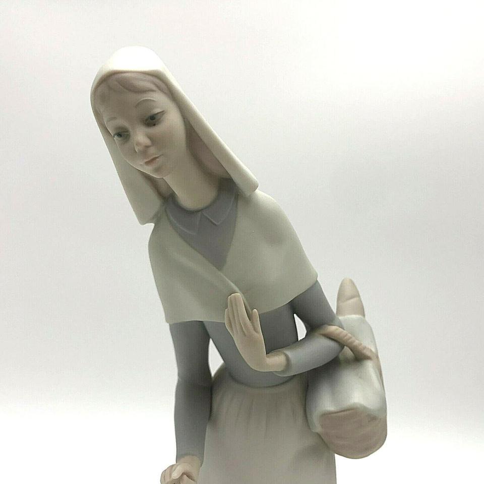 Lladro Porcelain Shepherdess With Puppy 3