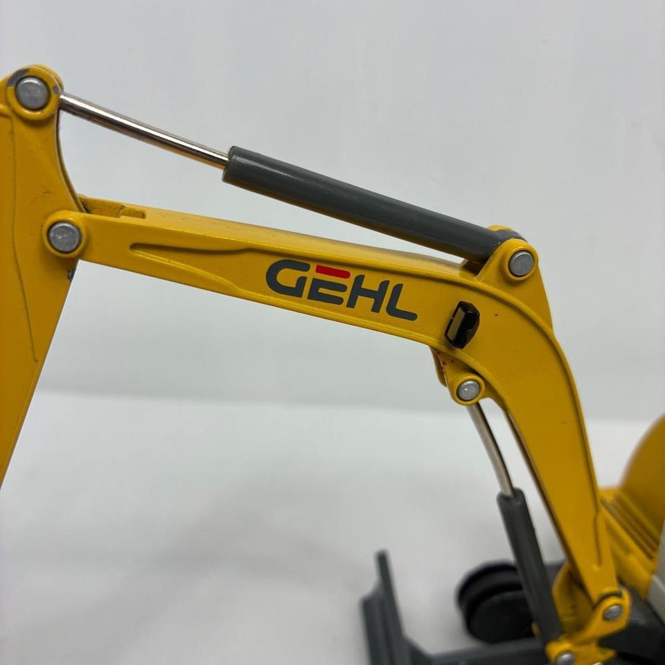 Gehl Ge 602 Compact Excavator D1be 3
