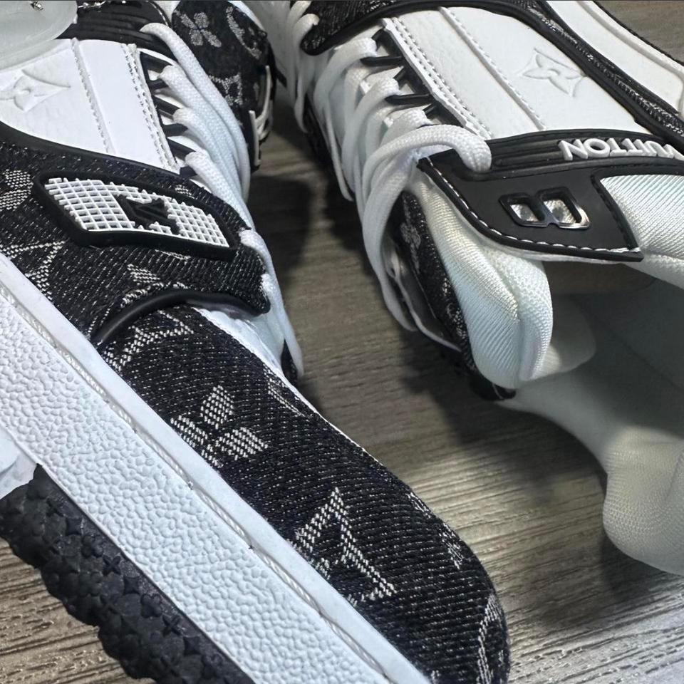 Lv Trainers Black White 8951 3
