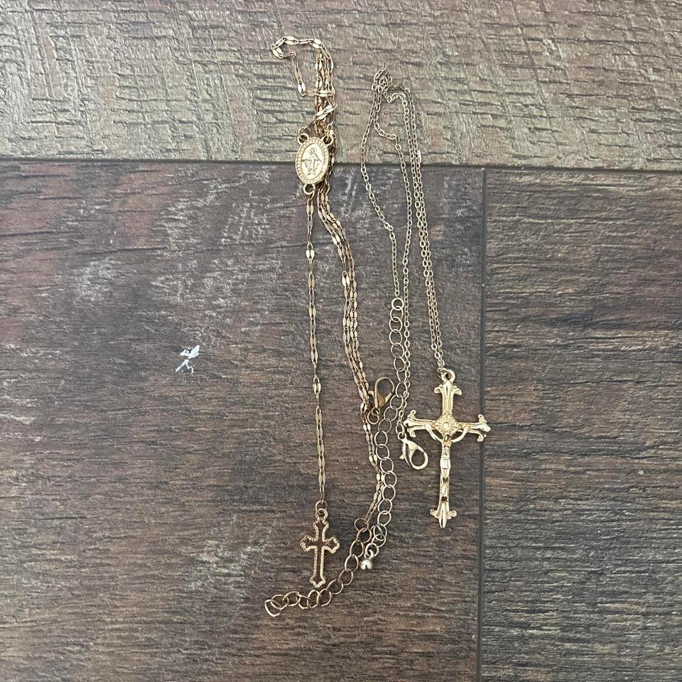 2 Gold Cross Necklace With 10c4