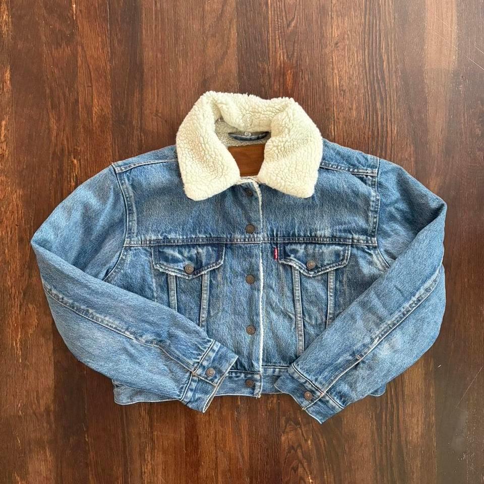 Low Shipping Levis Premium Cropped Bdcc