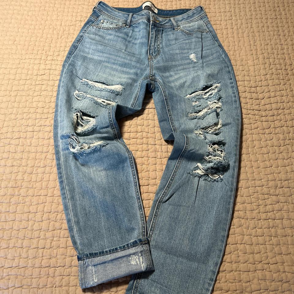Distressed Straight Light Wash Jeans B6b4
