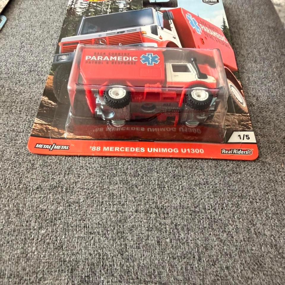 Hot Wheels Red And White Db09 2