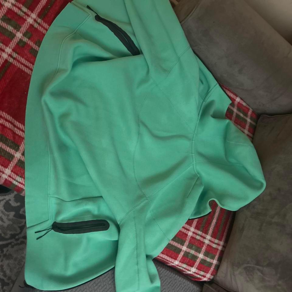 Green Nike Tech Fleece Hoodie 640d 3