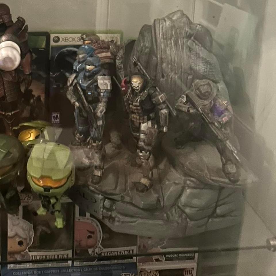 Helo Reach Legendary Edition Statue