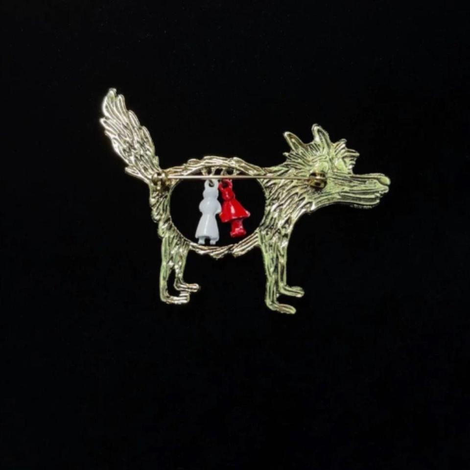 Grandma Wolf Vintage Brooch Ca44 3