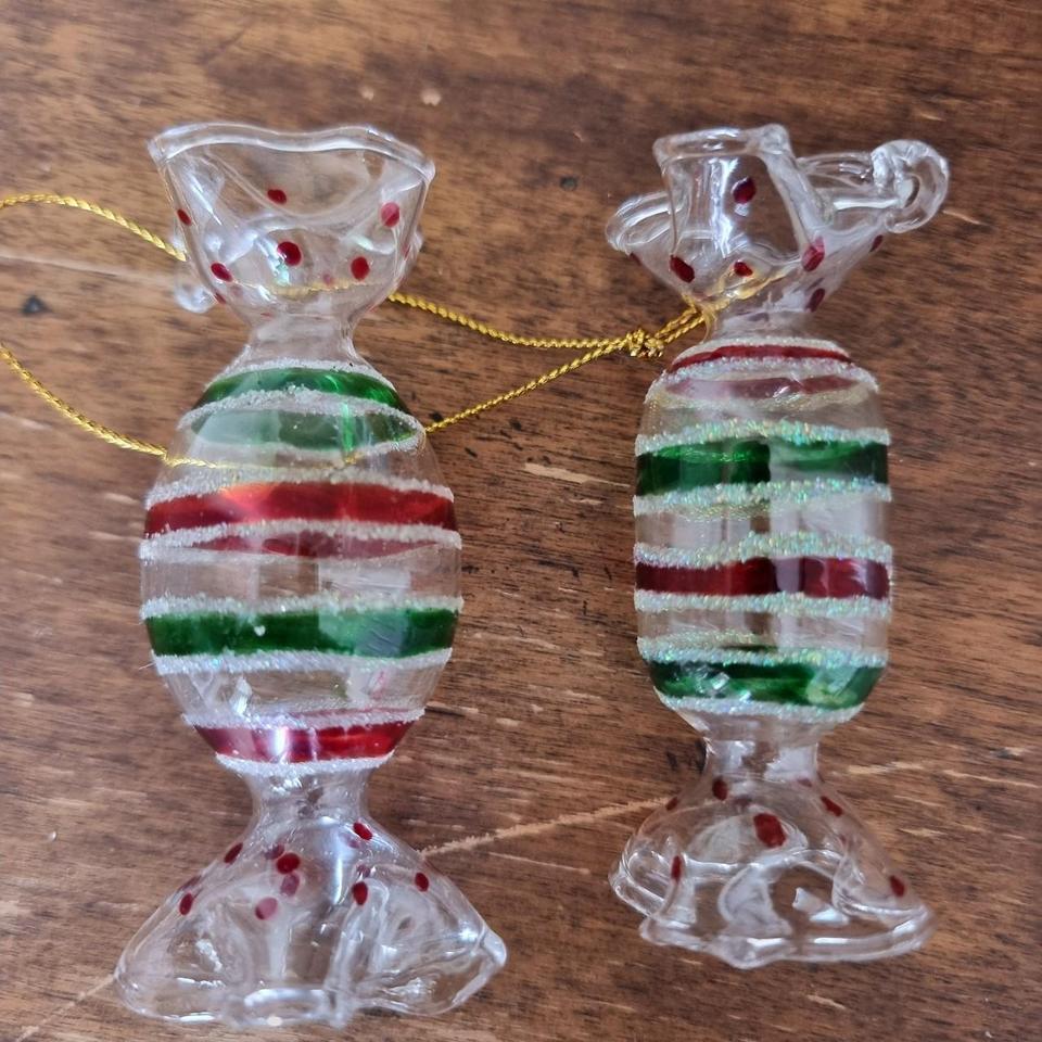 Green And Red Candy Cane 029c
