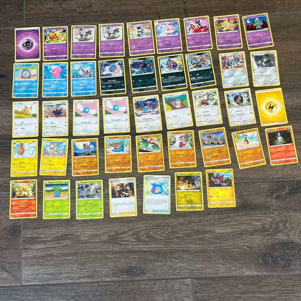 Pokemon Trading Cards 43 Cards E327