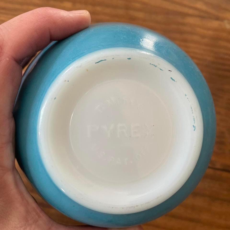 Vintage Retro Small Blue Pyrex 5e58 5