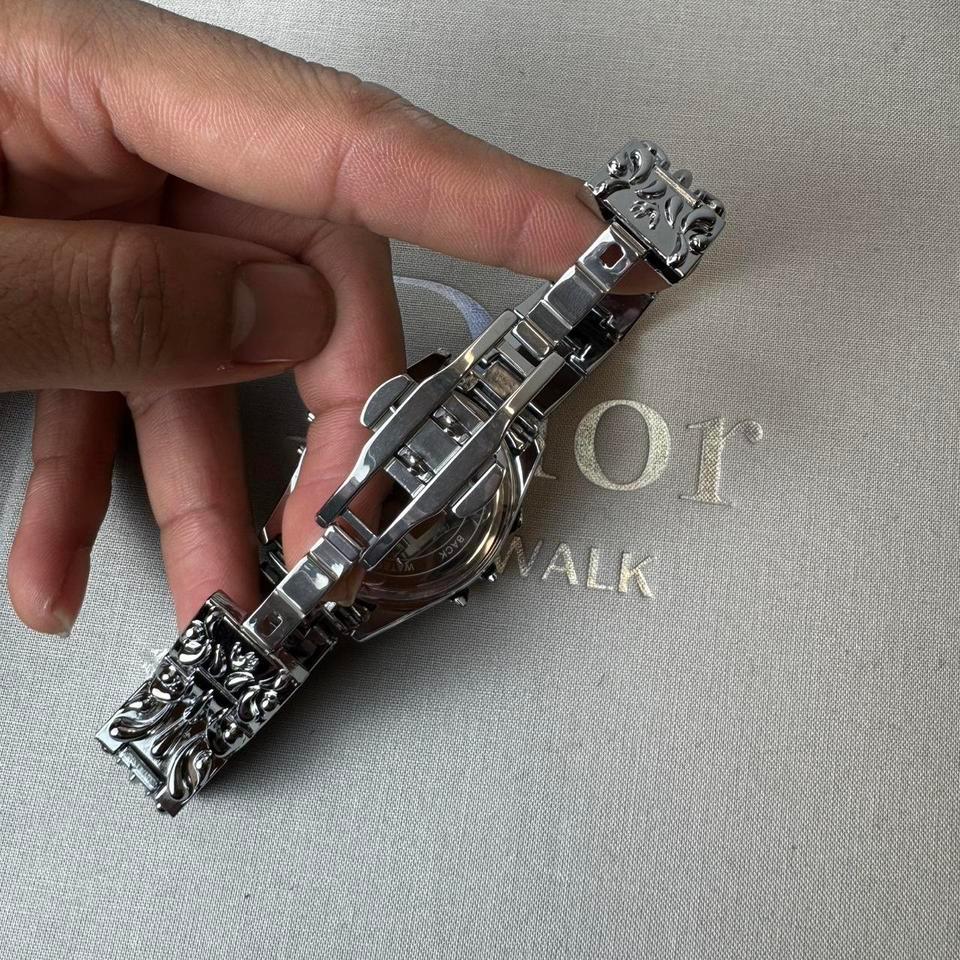 Chrome Claw Style Bracelet Watch With F081 4