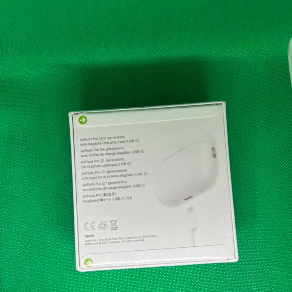 Irpods Pr0 2 Lightly Used E0db 2